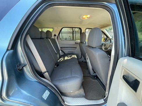 Used 2010 Ford Escape XLS FWD image 25