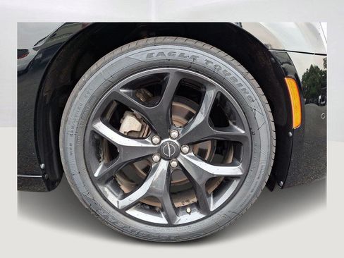 Used 2023 Chrysler 300 S w/ Comfort Group RWD image 8