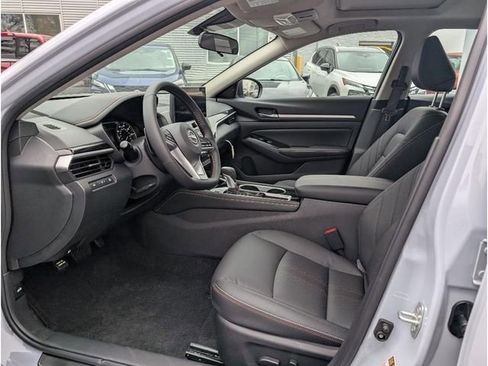 New 2025 Nissan Altima 2.5 SR w/ SR Premium Package image 15