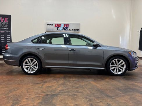 Used 2019 Volkswagen Passat 2.0T Wolfsburg w/ Wheels & Sunroof Package image 10