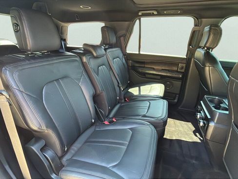Used 2018 Ford Expedition Limited w/ Equipment Group 301A AWD/4WD image 19