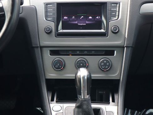 Used 2015 Volkswagen Golf TDI S FWD image 12