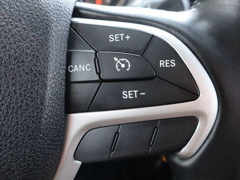 Used 2016 Jeep Cherokee Trailhawk w/ Cold Weather Group AWD/4WD image 30