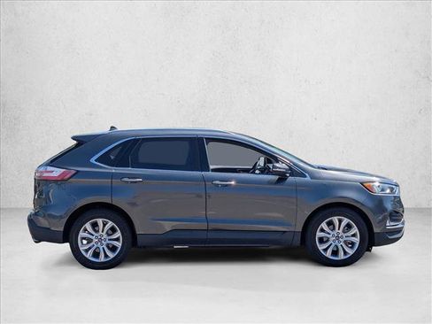 Used 2020 Ford Edge Titanium FWD image 4