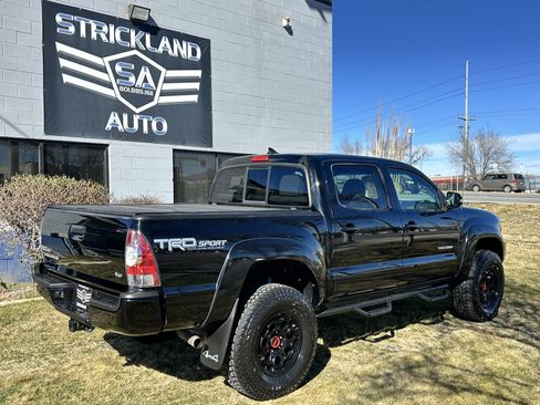 Used 2015 Toyota Tacoma 4x4 Double Cab w/ TRD Sport Package image 7