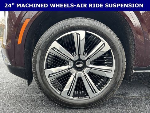 Used 2025 Cadillac Escalade IQ Luxury 2 w/ LPO, Premium Carpet Package image 11