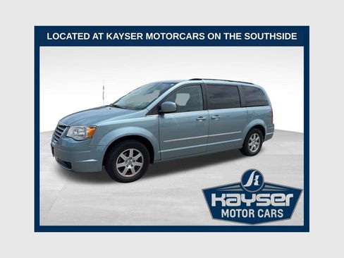 Used 2010 Chrysler Town & Country Touring FWD image 1