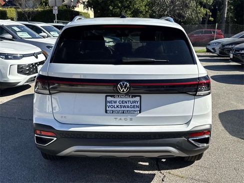 New 2025 Volkswagen Taos SE image 3