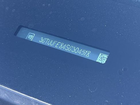 Used 2025 GMC Sierra 1500 AT4X image 34