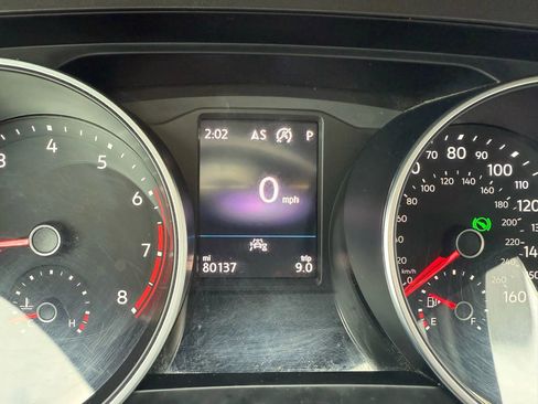 Used 2021 Volkswagen Tiguan SE image 12