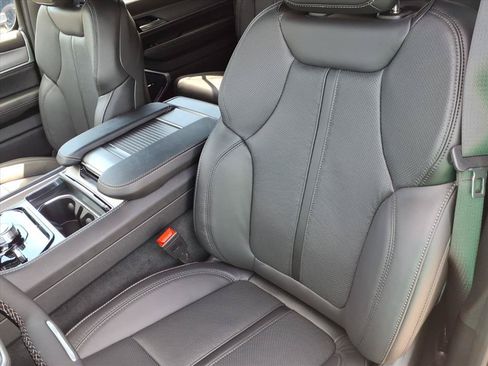New 2026 Jeep Grand Wagoneer L Limited w/ 8-Passenger Seating Package AWD/4WD image 19