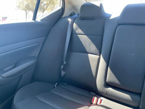 Used 2025 Nissan Altima 2.5 SV image 40