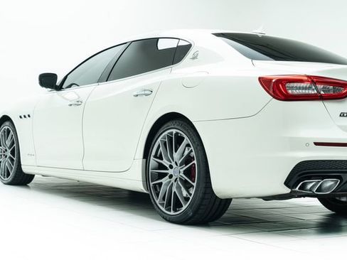 Used 2017 Maserati Quattroporte GTS GranSport RWD image 19