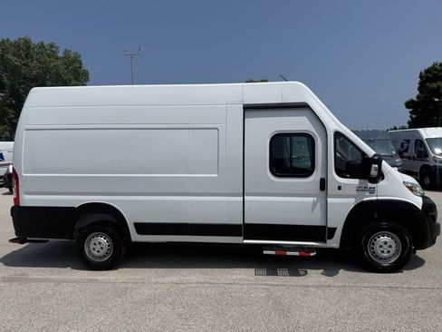 Used 2024 RAM ProMaster 3500 w/ Delivery Van Package image 5