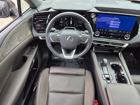 Used 2025 Lexus RX 350 AWD w/ Convenience Package image 4