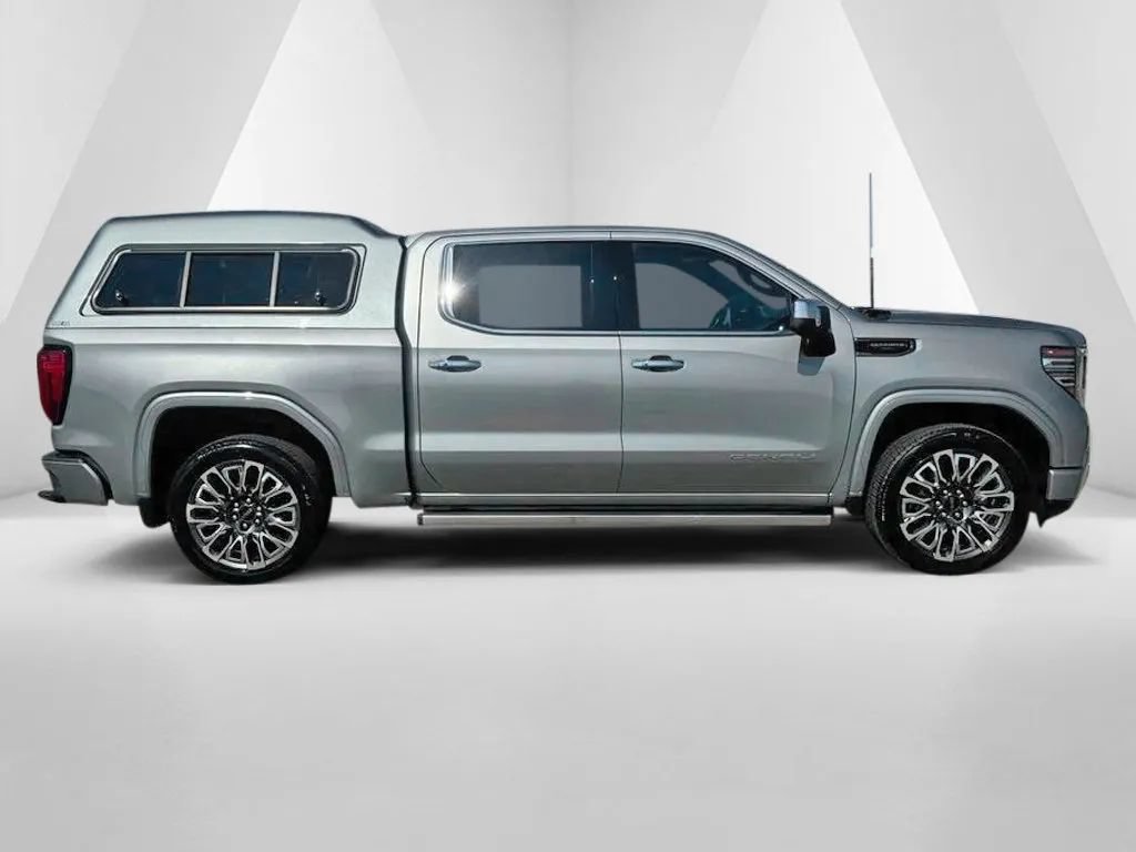 Used 2024 GMC Sierra 1500 Denali Ultimate AWD/4WD image 8