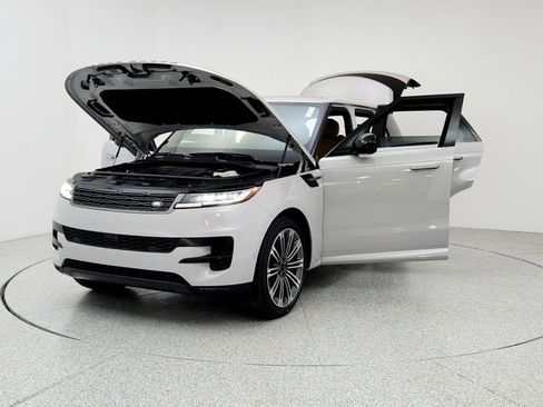 New 2026 Land Rover Range Rover Sport SE image 9