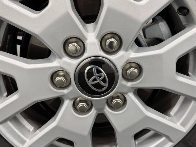 Certified 2026 Toyota Tacoma SR5 AWD/4WD image 17