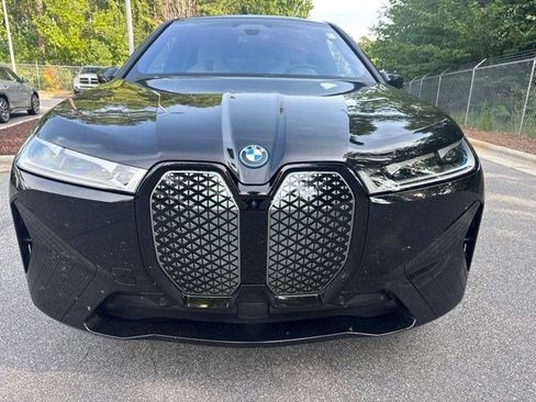 Used 2024 BMW iX xDrive50 w/ Premium Package AWD/4WD image 10
