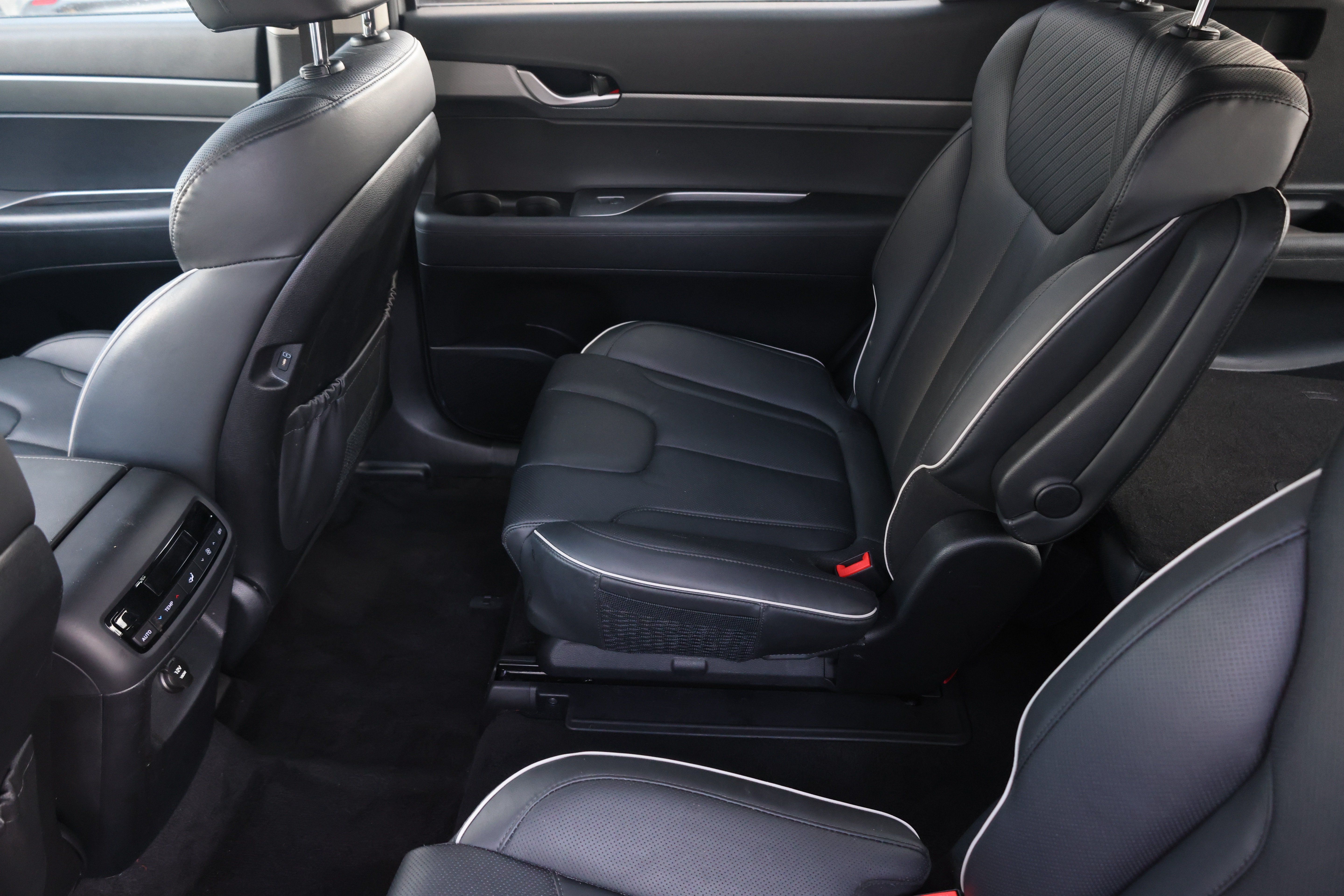 Used 2024 Hyundai Palisade SEL FWD image 14