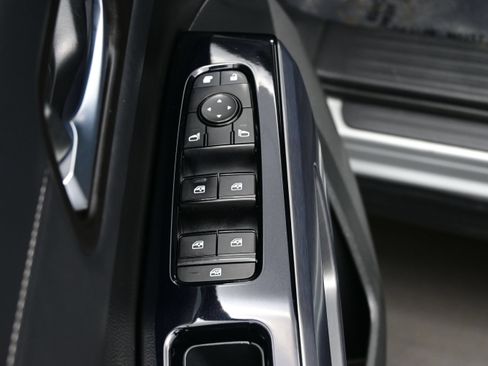 Used 2023 Nissan Pathfinder SL AWD/4WD image 13