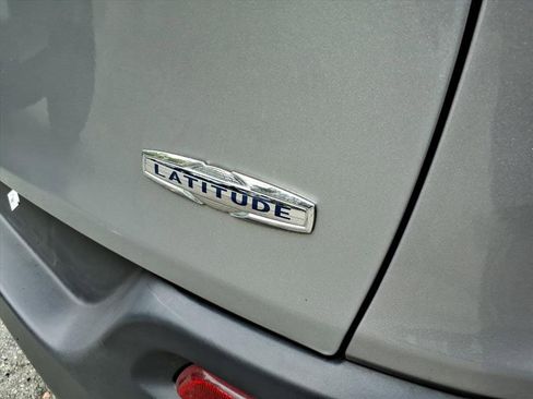 Used 2016 Jeep Cherokee Latitude image 5