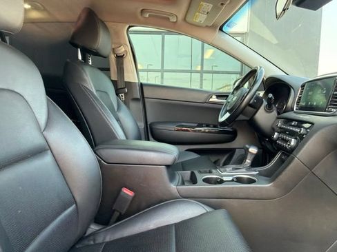 Used 2022 Kia Sportage EX AWD/4WD image 11