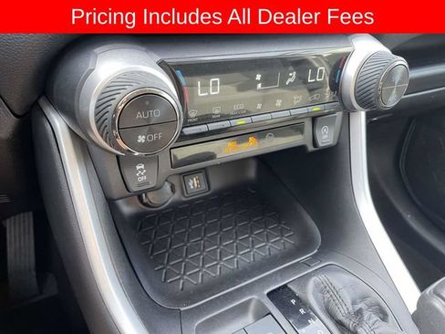 Used 2024 Toyota RAV4 XLE AWD/4WD image 32
