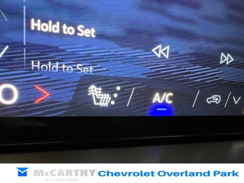 Used 2025 Chevrolet Traverse LT w/ Midnight/Sport Edition FWD image 21
