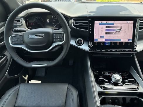 New 2026 Jeep Grand Wagoneer L Limited AWD/4WD image 25