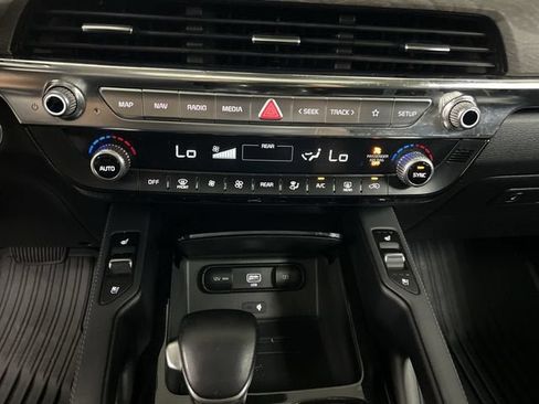 Used 2022 Kia Telluride EX w/ EX Premium Package FWD image 18