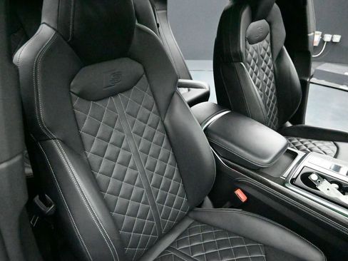 Used 2022 Audi SQ8 Prestige AWD/4WD image 36