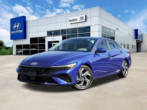 Certified 2025 Hyundai Elantra SEL image 1