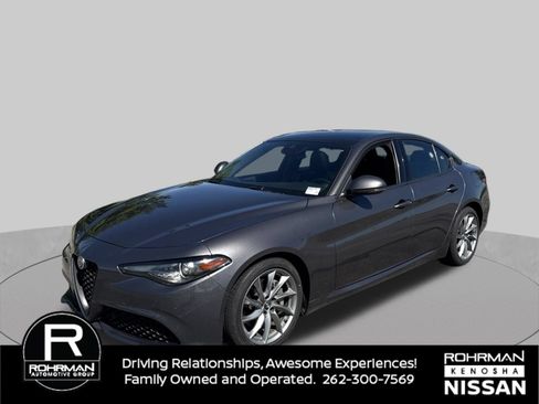 Used 2023 Alfa Romeo Giulia Sprint RWD image 1