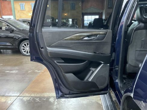 Used 2017 Cadillac Escalade Platinum image 23