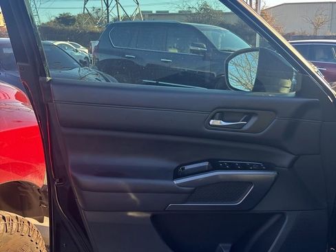 Used 2023 Nissan Pathfinder SL w/ SL Premium Package image 12