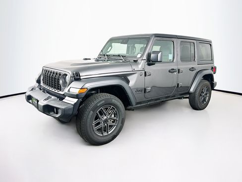 Used 2025 Jeep Wrangler Unlimited Sport AWD/4WD image 3