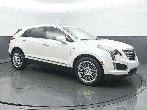 Used 2017 Cadillac XT5 Luxury w/ Advanced Security Package AWD/4WD image 7