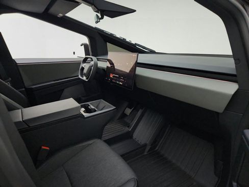 Used 2025 Tesla Cybertruck 2WD Crew Cab image 25