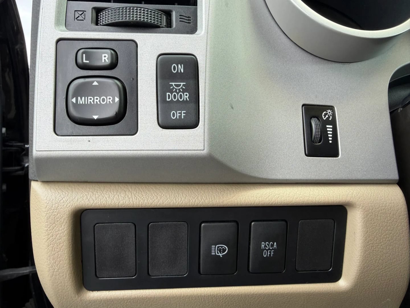 Used 2008 Toyota Sequoia SR5 AWD/4WD image 36