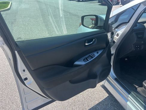 Certified 2024 Nissan Leaf S image 17