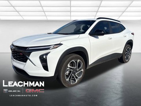 Certified 2025 Chevrolet Trax RS w/ Sunroof Package image 9