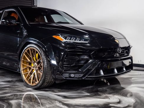 Used 2020 Lamborghini Urus image 3