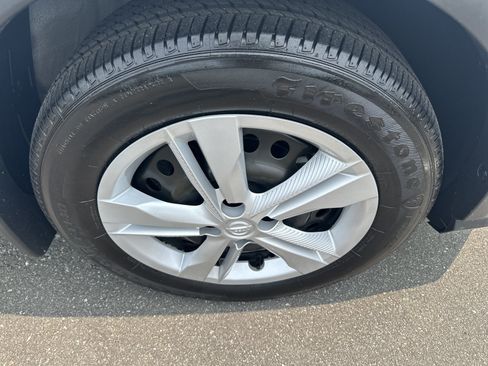 Used 2025 Nissan Kicks Play S FWD image 29