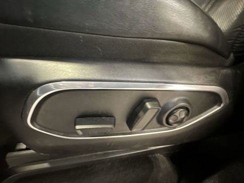 Used 2022 Jeep Wagoneer Series III w/ Flexible Seating Group image 15