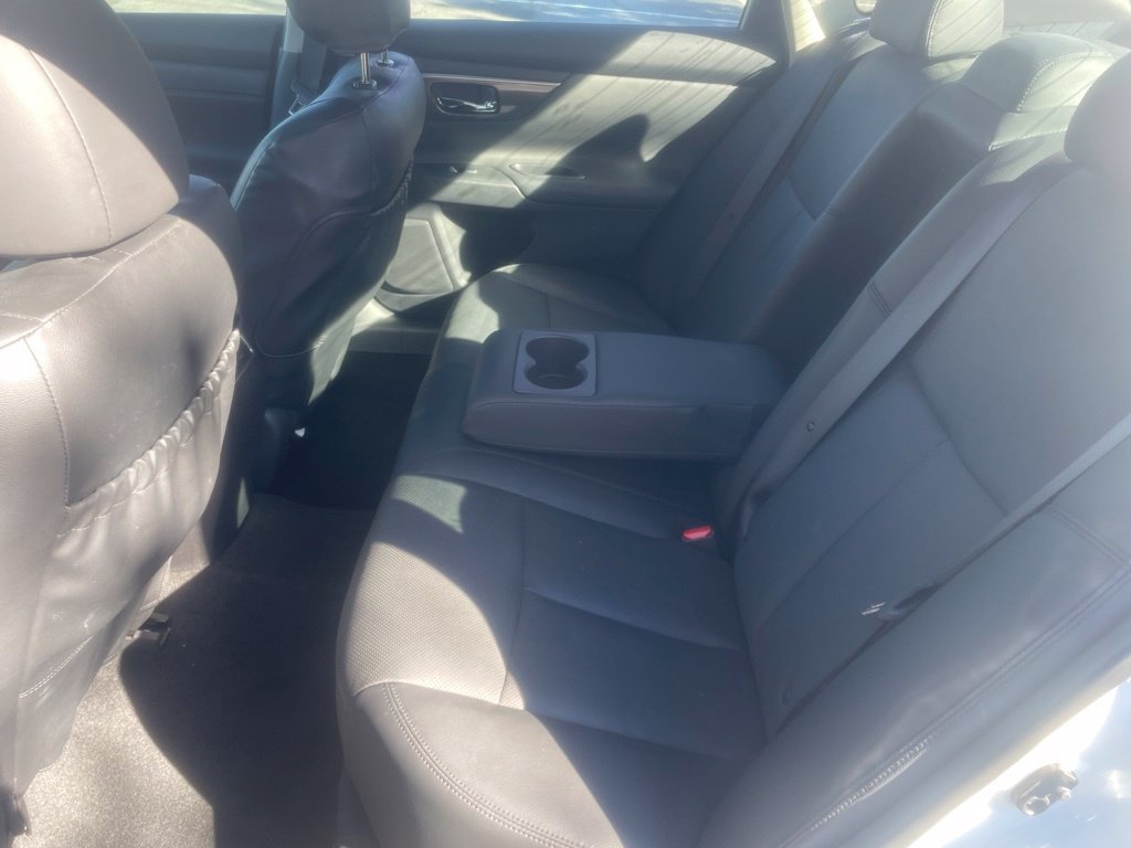 Used 2015 Nissan Altima 3.5 SL FWD image 23