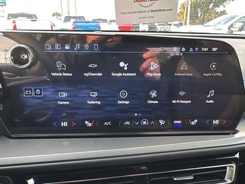 New 2026 Chevrolet Traverse LT w/ Sun and Wheel Package FWD image 22