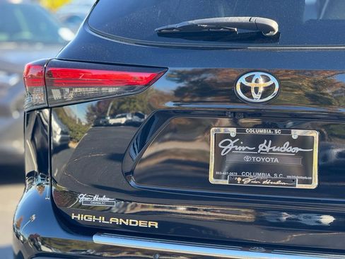 Certified 2022 Toyota Highlander Platinum image 11