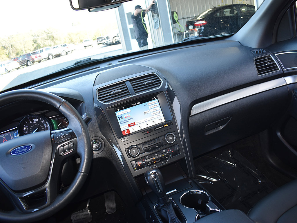 Used 2019 Ford Explorer XLT w/ Equipment Group 202A AWD/4WD image 19
