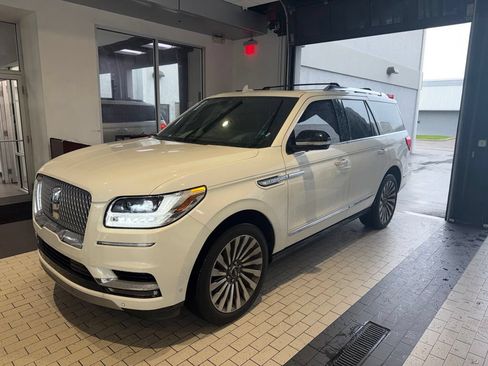 Used 2021 Lincoln Navigator Reserve RWD image 3